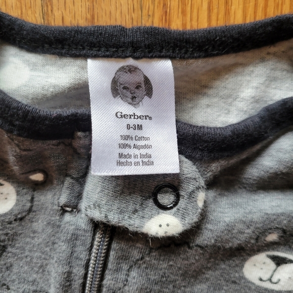 3 for $12 Gerber 0-3M Baby Pajamas - Picture 3 of 3